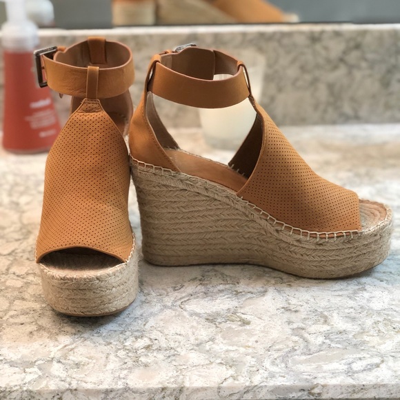 Marc Fisher Shoes - 🔥sold out🔥 Marc Fisher wedges